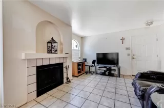 Photo #6: 2294896 Listing