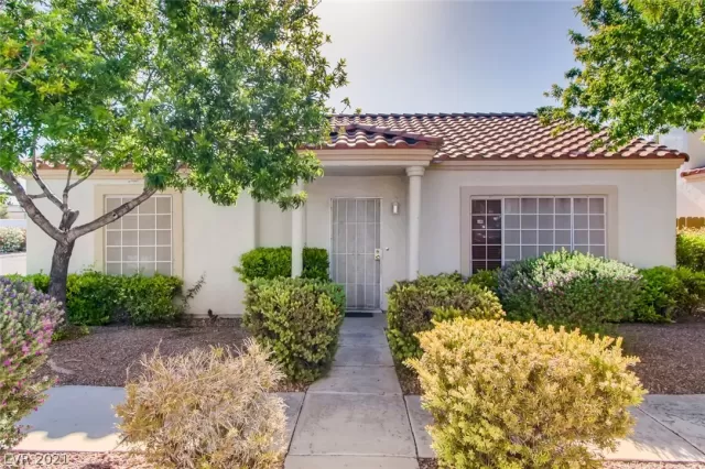 MLS: 2294926 Condo For Sale