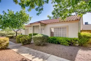 Photo #1: 2294926 Listing