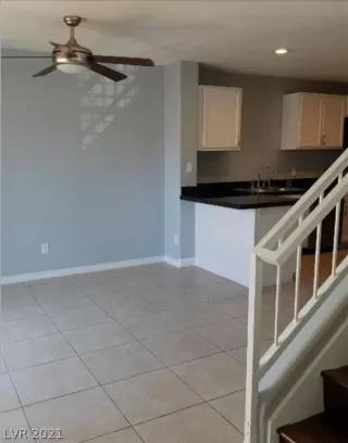 Photo #4: 2294933 Listing