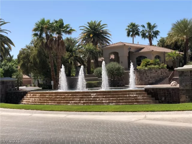 MLS: 2294939 Condo For Sale