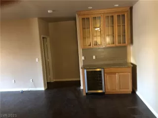 Photo #1: 2294939 Listing