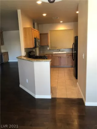 Photo #2: 2294939 Listing