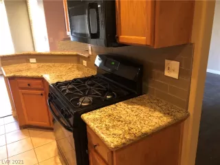 Photo #4: 2294939 Listing