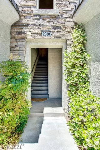 Photo #4: 2294957 Listing