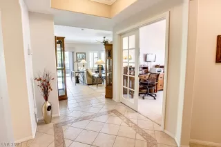 Photo #5: 2294957 Listing