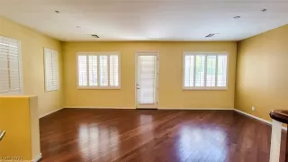 Photo #5: 2294958 Listing 