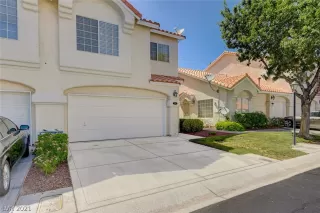 Photo #2: 2294972 Listing