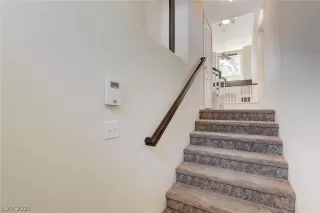 Photo #4: 2294972 Listing