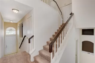 Photo #5: 2294972 Listing