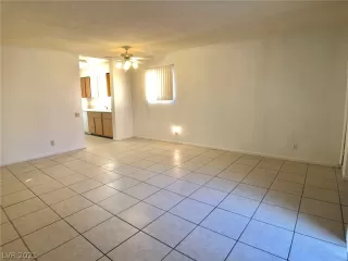 Photo #5: 2294987 Listing