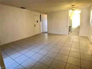 Photo #6: 2294987 Listing