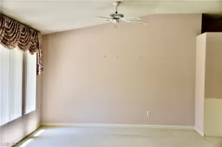 Photo #4: 2294993 Listing