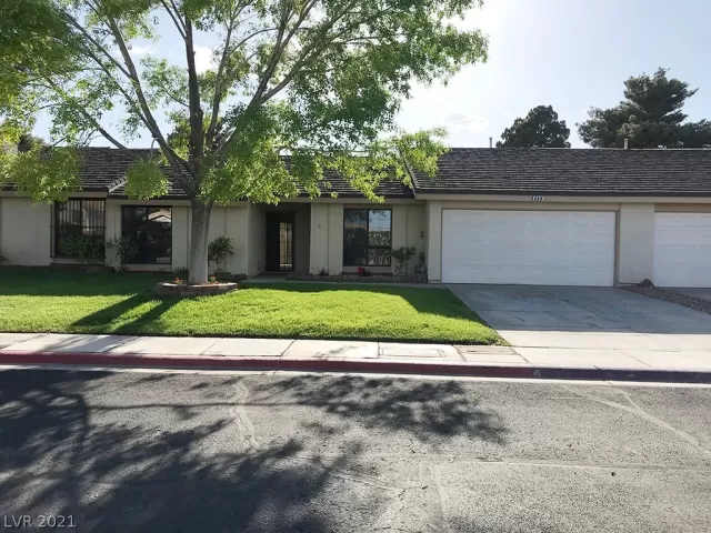 MLS: 2294999 Condo For Sale