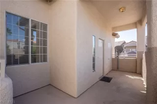 Photo #3: 2295010 Listing