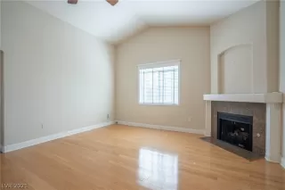 Photo #5: 2295010 Listing