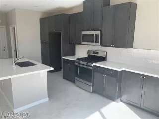 Photo #2: 2295047 Listing 