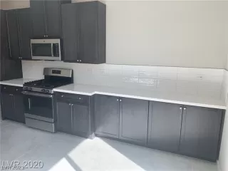 Photo #3: 2295047 Listing 