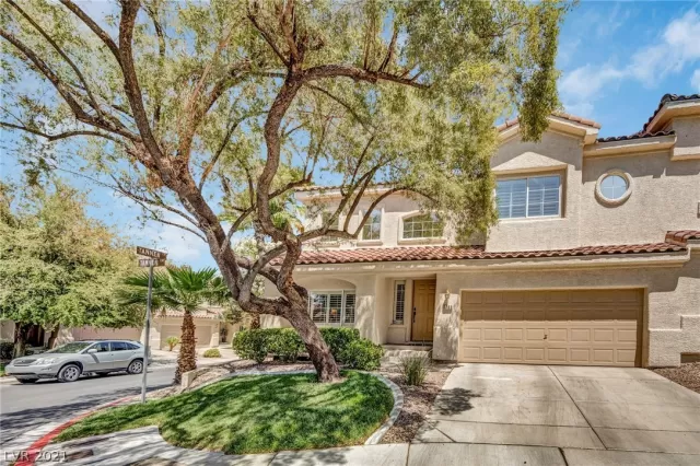 MLS: 2295048 Condo For Sale