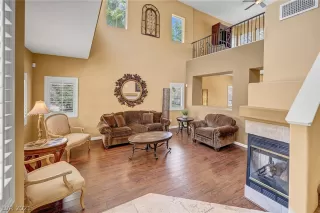 Photo #2: 2295048 Listing 