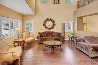 Photo #3: 2295048 Listing 