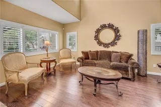 Photo #4: 2295048 Listing 