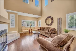 Photo #5: 2295048 Listing 