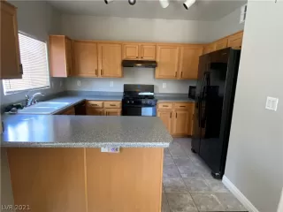 Photo #3: 2295073 Listing