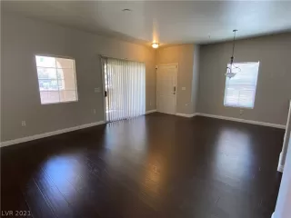 Photo #5: 2295073 Listing