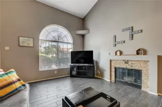 Photo #3: 2295078 Listing 