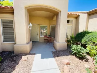 Photo #1: 2295086 Listing 