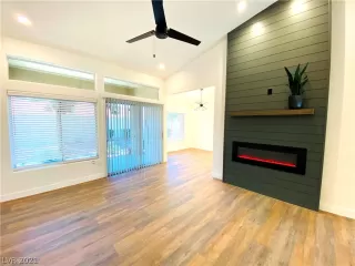Photo #5: 2295086 Listing 