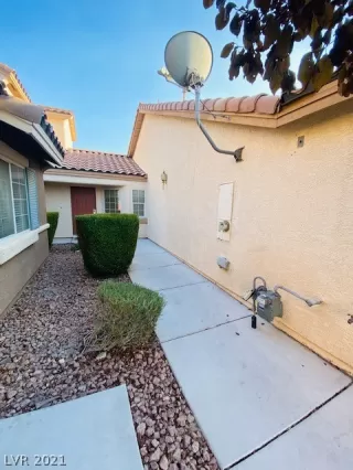 Photo #1: 2295110 Listing