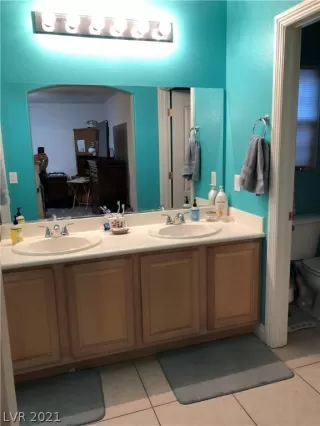 Photo #3: 2295110 Listing