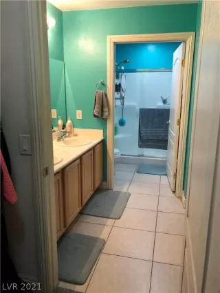 Photo #5: 2295110 Listing