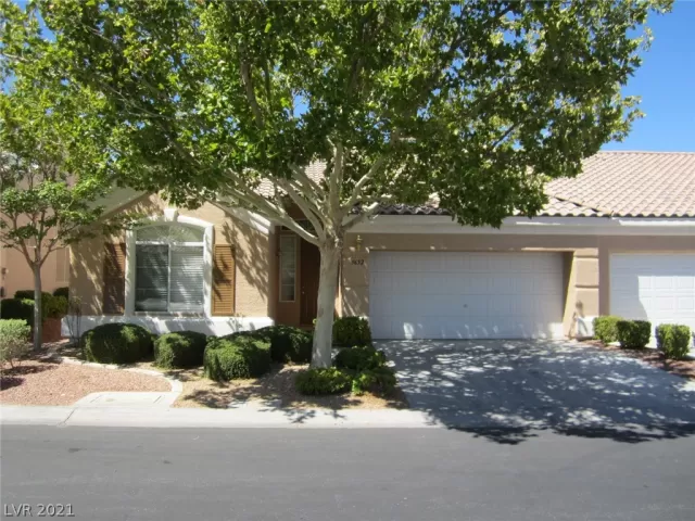 MLS: 2295111 Condo For Sale