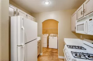 Photo #3: 2295128 Listing 