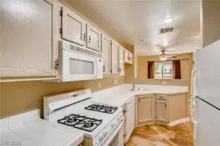 Photo #4: 2295128 Listing 