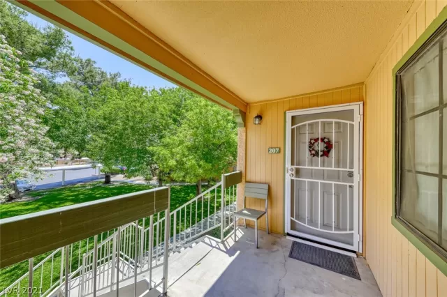 MLS: 2295174 Condo For Sale
