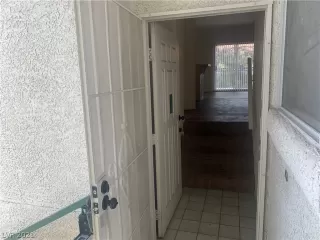 Photo #2: 2295181 Listing