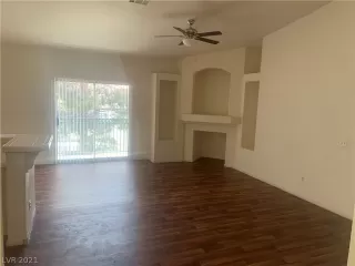 Photo #4: 2295181 Listing