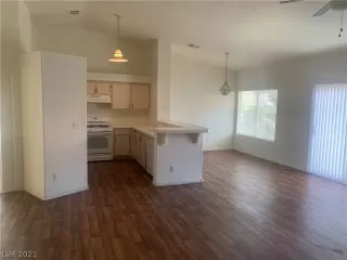 Photo #6: 2295181 Listing