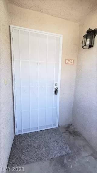 Photo #2: 2295183 Listing 