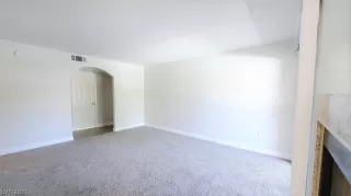 Photo #4: 2295183 Listing 