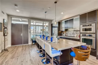 Photo #3: 2295193 Listing