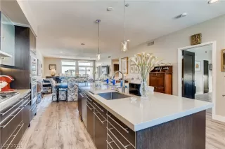 Photo #4: 2295193 Listing