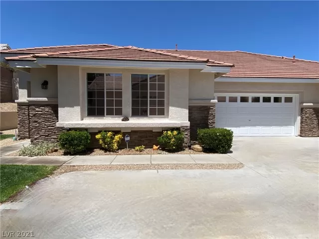 MLS: 2295244 Condo For Sale