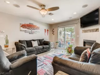 Photo #4: 2295247 Listing