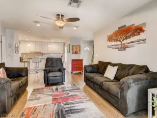 Photo #5: 2295247 Listing