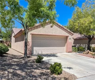 Photo #1: 2295253 Listing